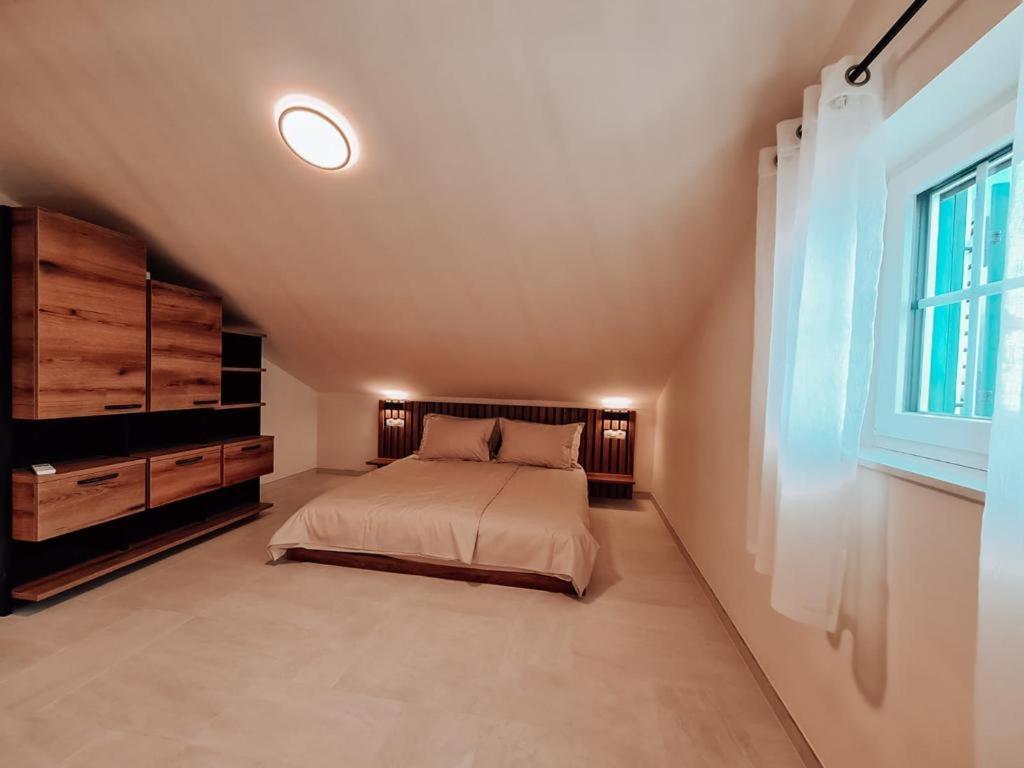 Appartamento Stone House Jezera Esterno foto