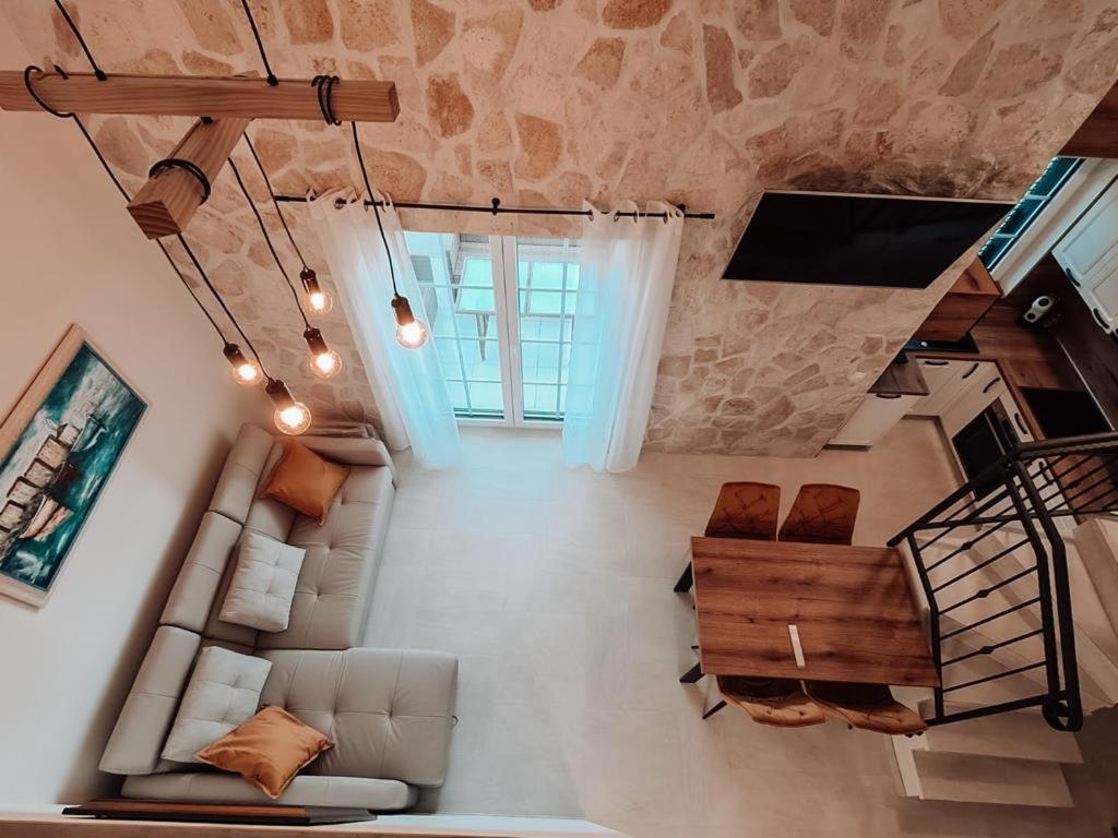 Appartamento Stone House Jezera Esterno foto